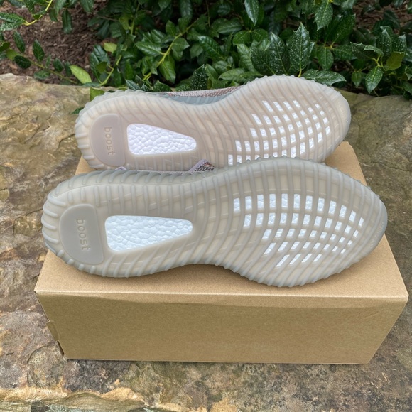 Yeezy 350 V2 beluga 1.0 - Picture 6 of 10